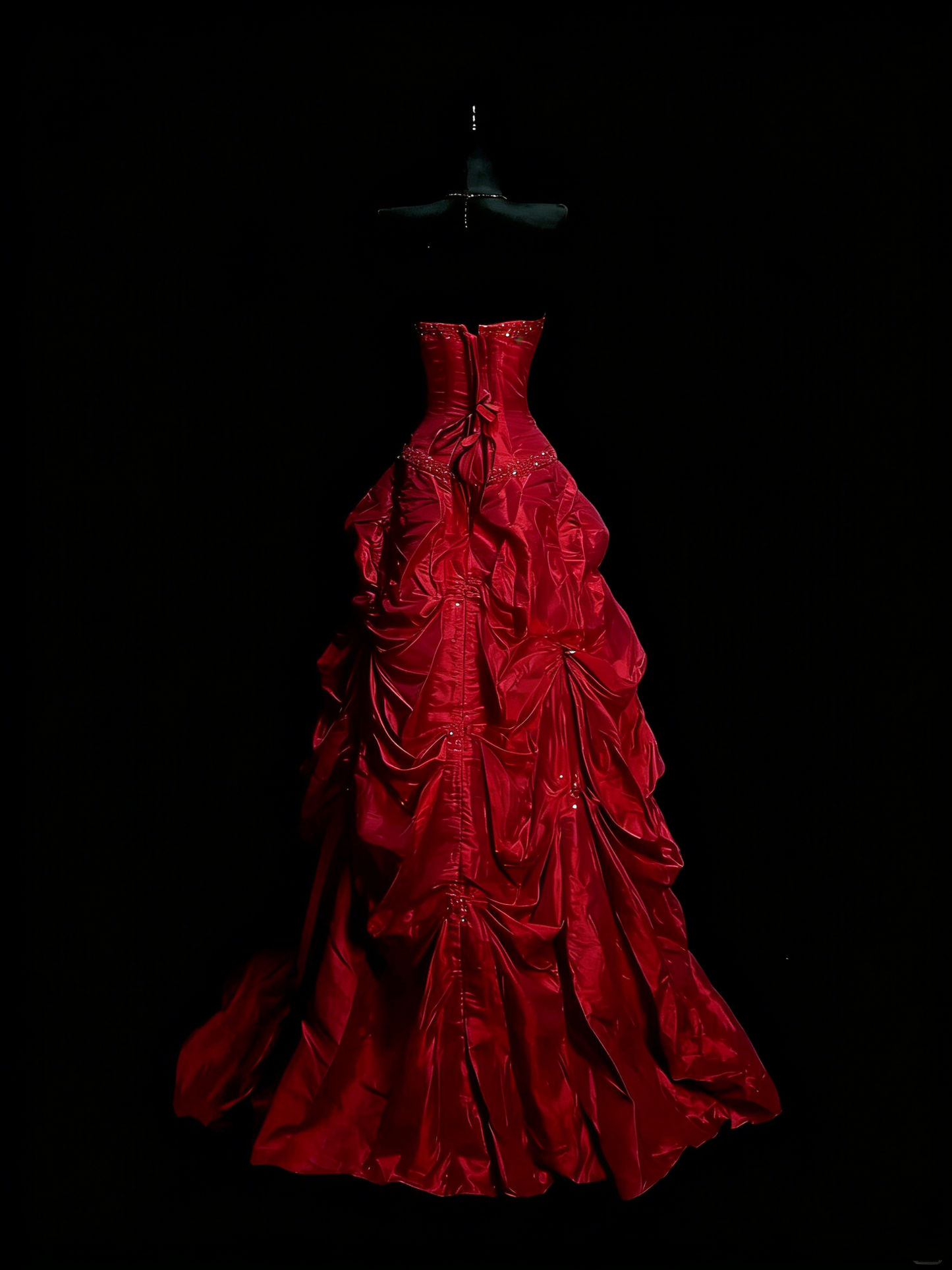 Modest Ball Gown Sweetheart Red Satin With Beaded Bodice College Formal Outfit Long Prom Graduation Dresses N1205