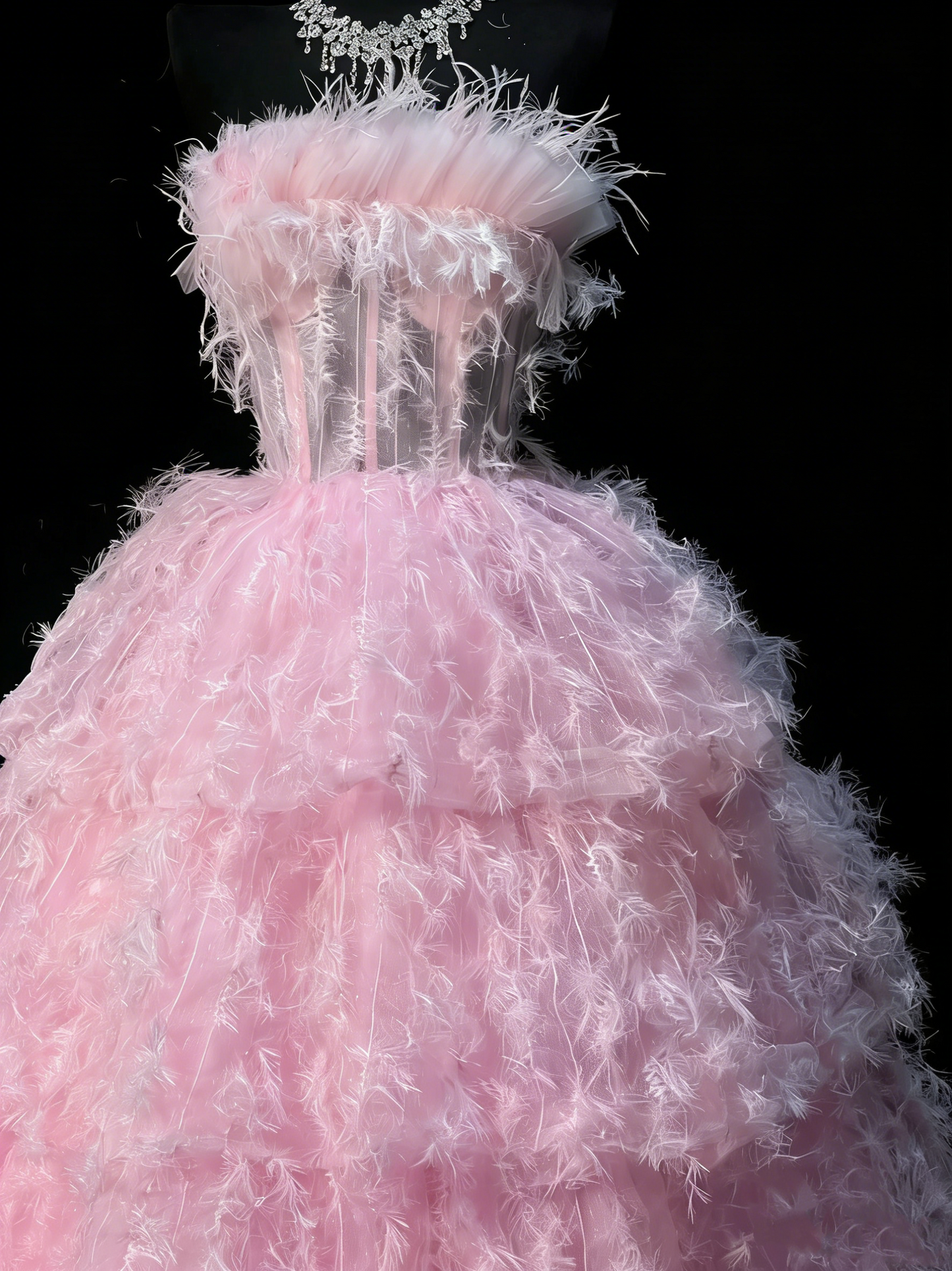 Ball Gown Strapless Tulle Pink Sleeveless With Feathers Women's Long Quinceanera Dresses Sweet 16 Quince Dress N1199