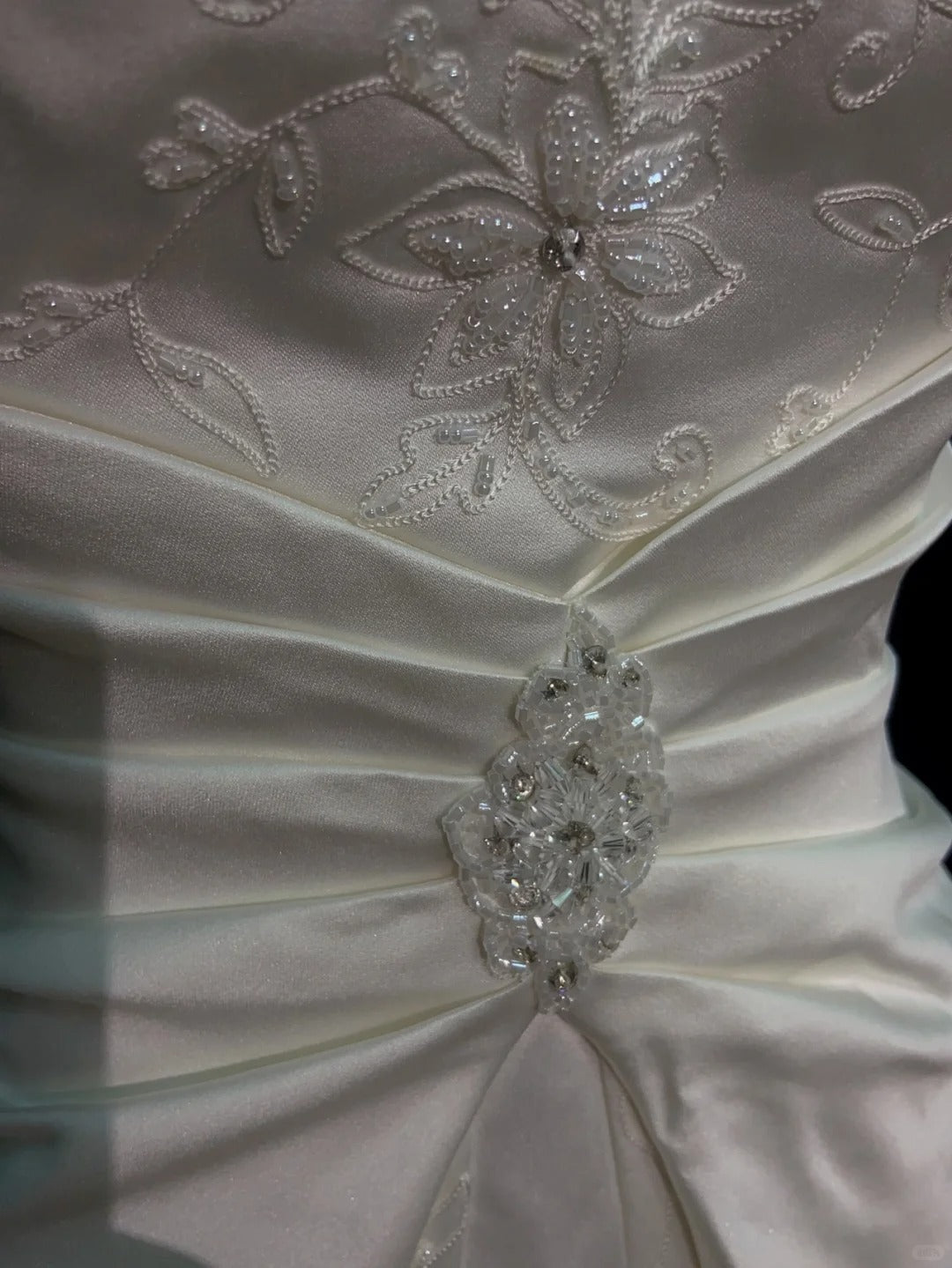 Timeless Wedding Dresses Ball Gown Strapless Ivory With Ruffles Beaded Long Brides Gown N3431