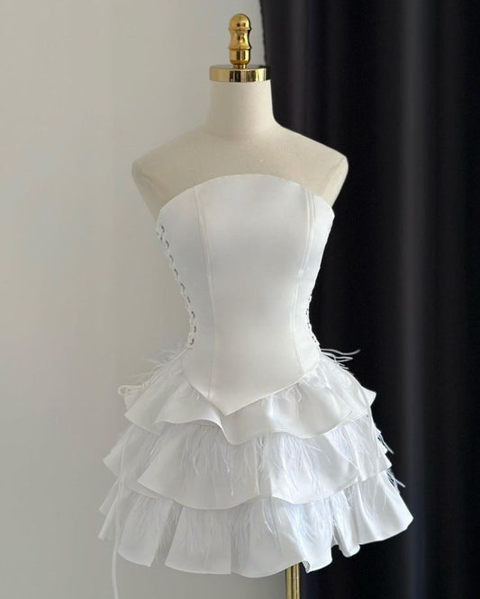Pretty Ball Gown Strapless White With Feathers Mini Homecoming Dresses Short 18th Birthday Outfits RB4201