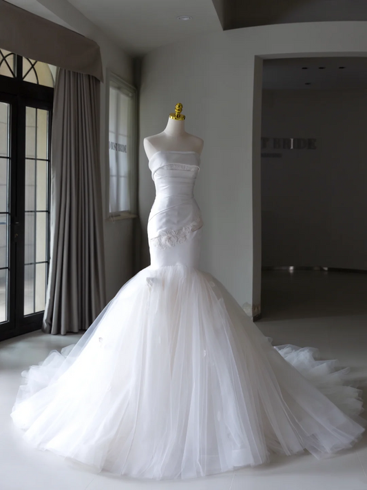 Gorgeous White Strapless Mermaid Tulle Lace Sweep Train Wedding Dresses Summer Bride Dress A004