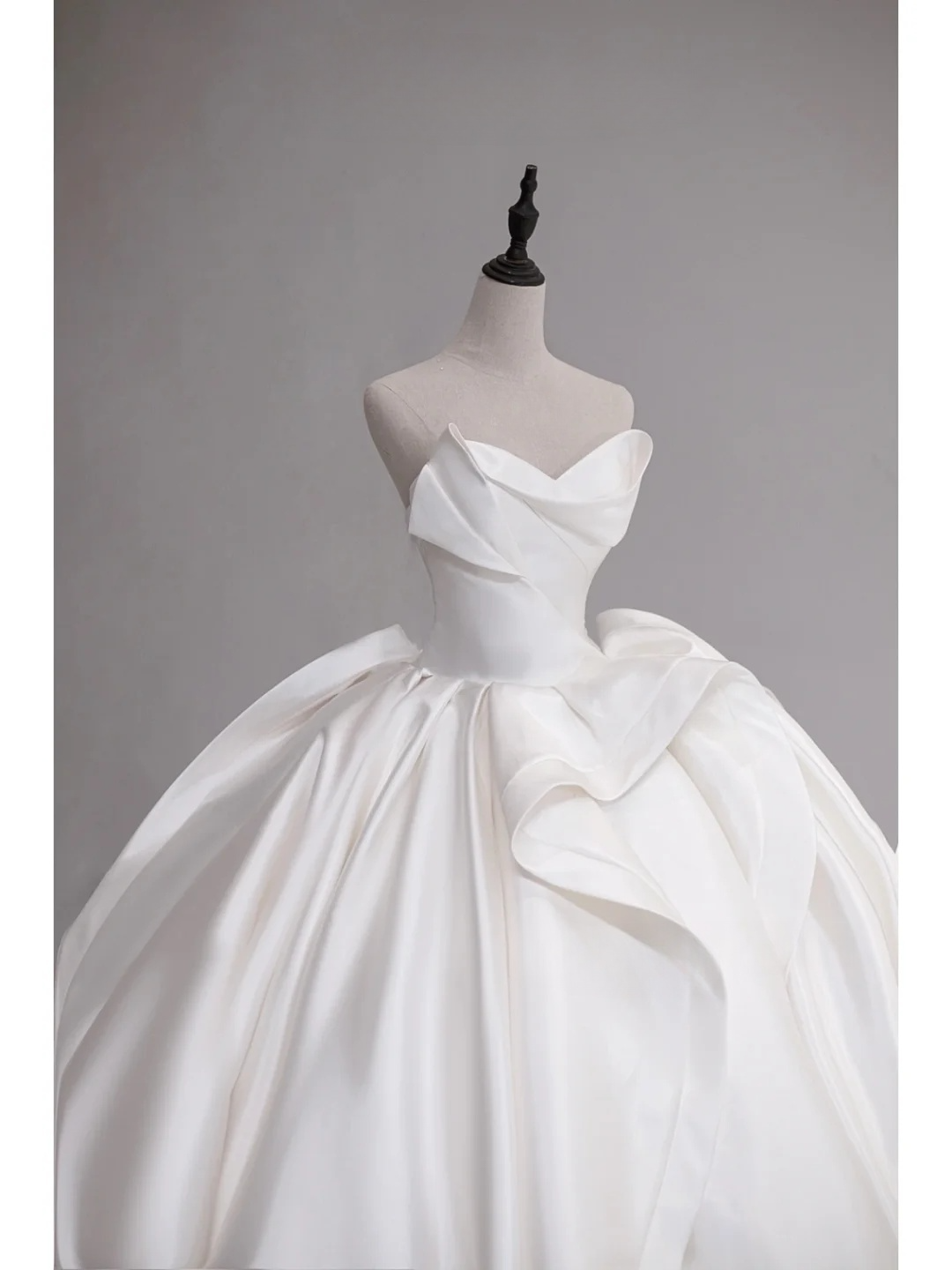 Modest Ball Gown White Sweetheart Satin Long Corset Back Wedding Dress Satin Brides Dress A017