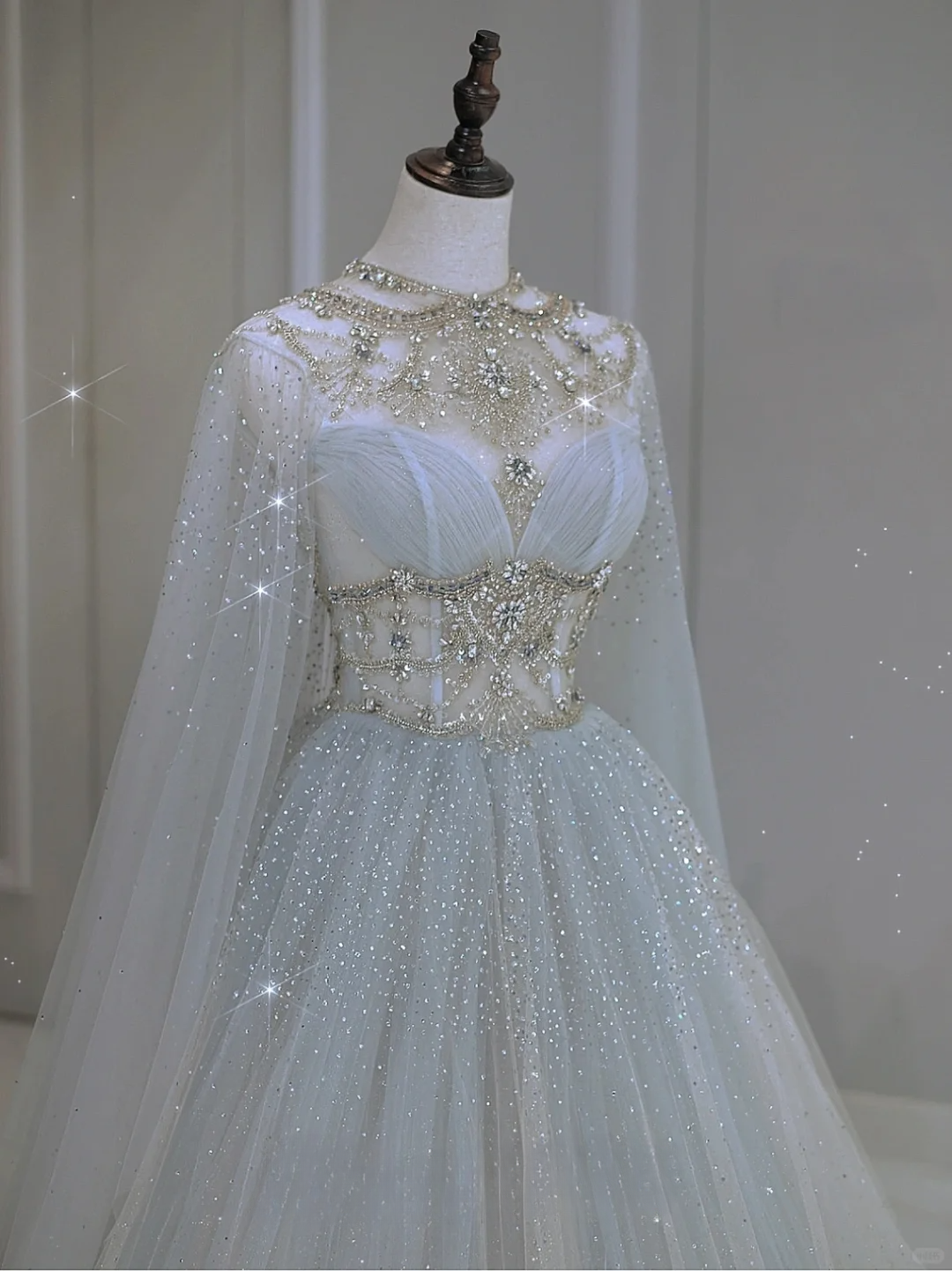 Princess A Line Scoop Neck Long Sleeves Silver Beads Tulle Long Wedding Dress With Cape Brides Dress A018