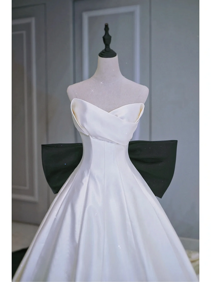 Elegant Ball Gown White Sweetheart Satin Long Corset Back Wedding Dress With Black Bow Brides Dress A028