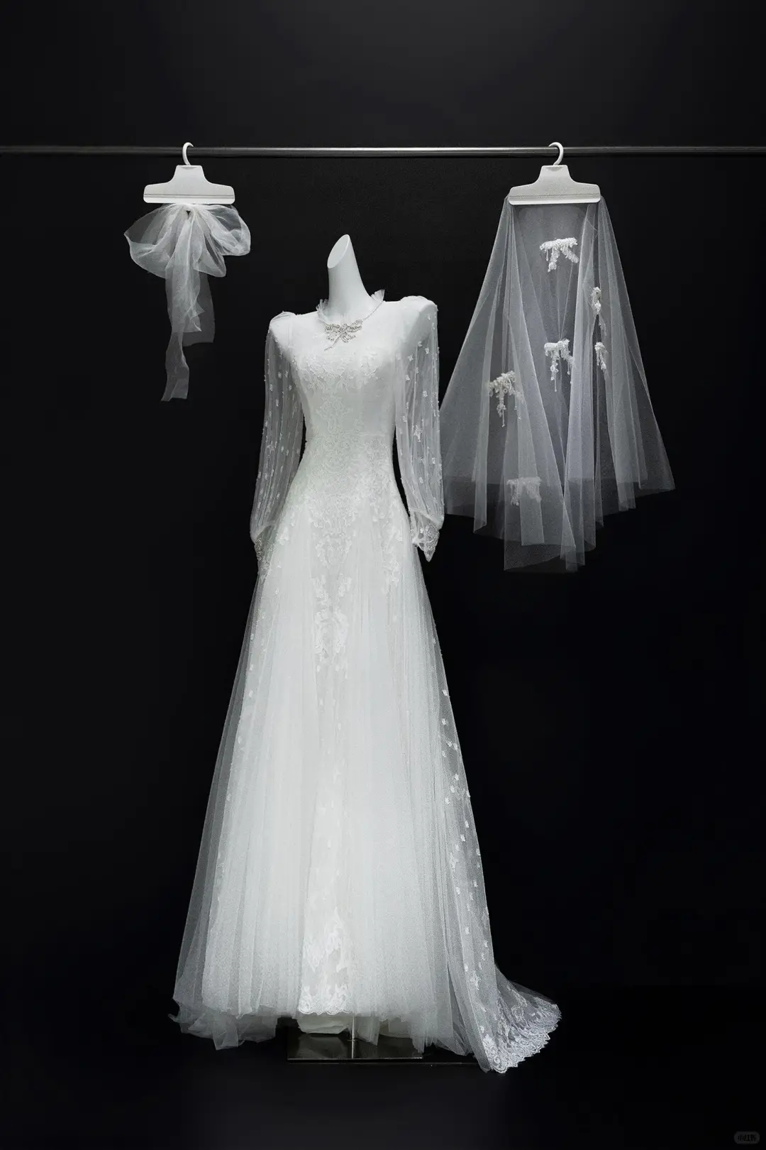 Simple A Line Scoop Neck White Tulle Lace Long Sleeves Wedding Dress Beautiful Formal Wedding Dresses A037
