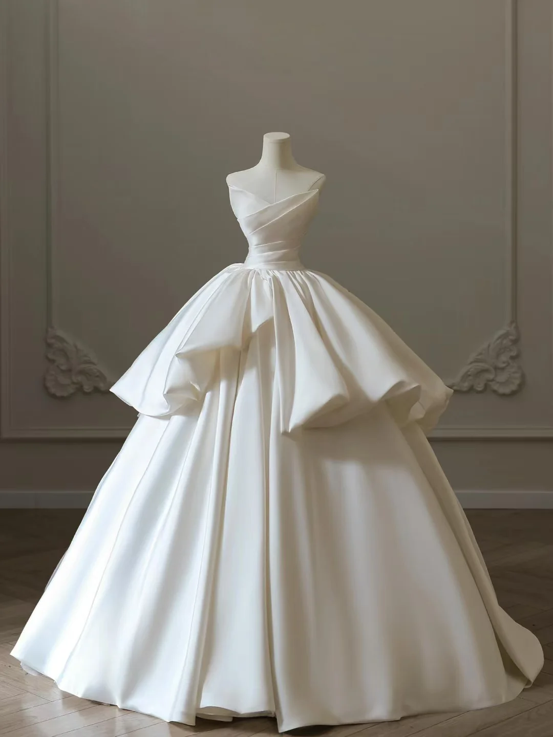 Timeless Ball Gown Sweetheart White Pleated Long Satin Wedding Dress Beautiful Formal Cute Wedding Dresses A058