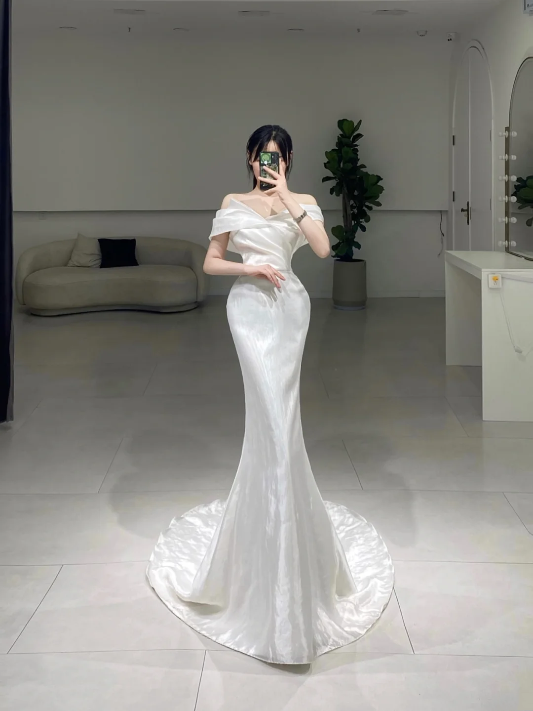 Unique Mermaid Off The Shoulder White Satin Long Wedding Dress Pleated Brides Gown Wedding Dresses A059
