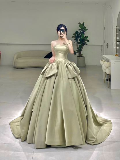 2000s Strapless Ball Gown Long Quinceanera Dress Gorgeous Sage Green Quinceanera Dresses Satin Sweet 15 16 Dress A071