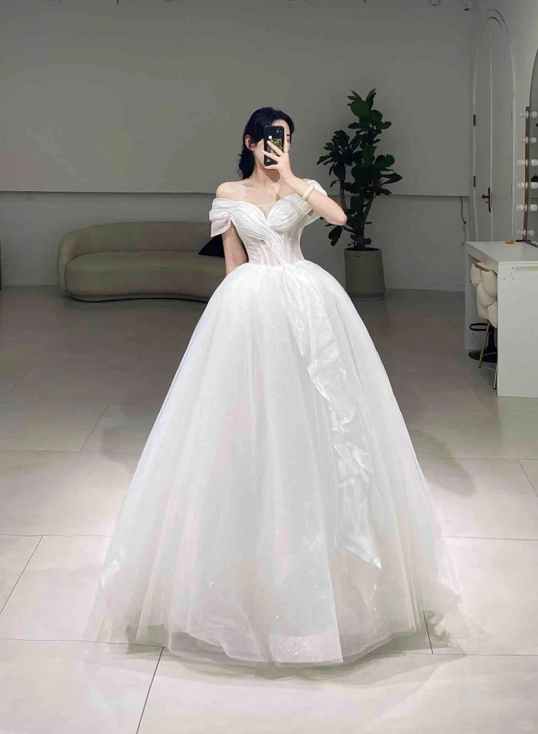 Timeless Ball Gown Off The Shoulder White Tulle Long Wedding Dress Beautiful Formal Cute Wedding Dresses A078