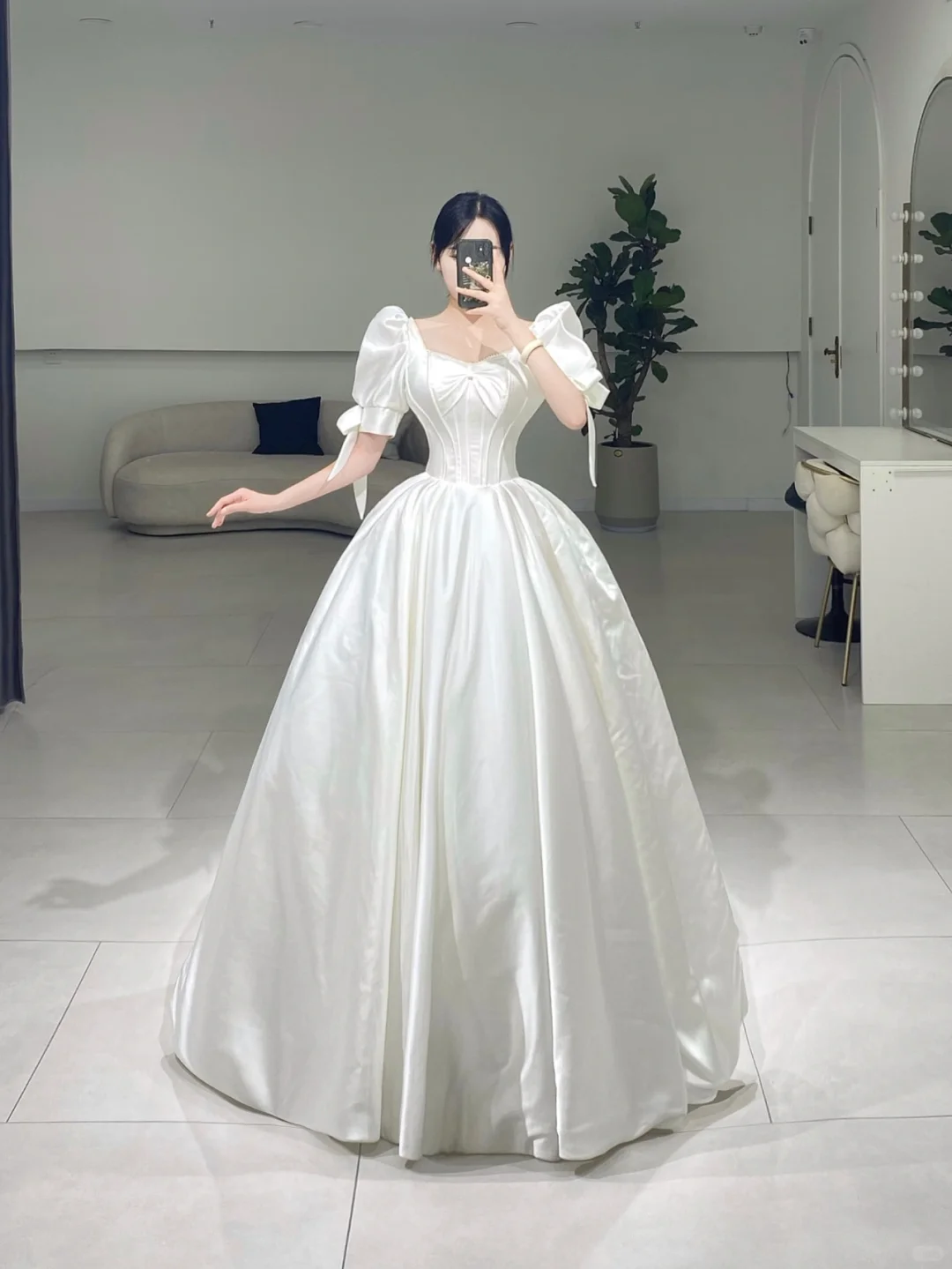 Timeless Ball Gown Square Neck White Satin Short Sleeves Long Wedding Dress Beautiful Formal Cute Wedding Dresses A085