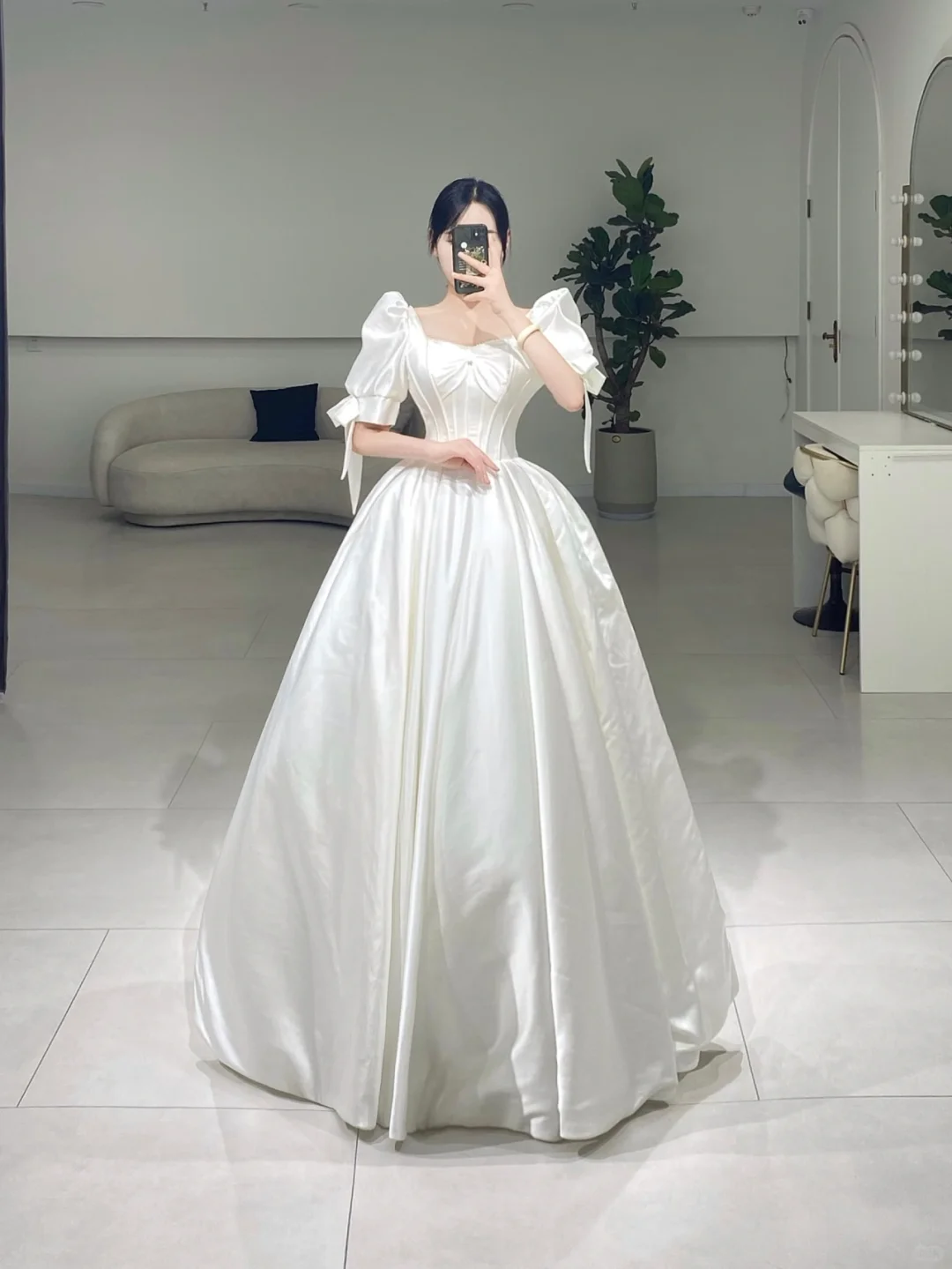 Timeless Ball Gown Square Neck White Satin Short Sleeves Long Wedding Dress Beautiful Formal Cute Wedding Dresses A085