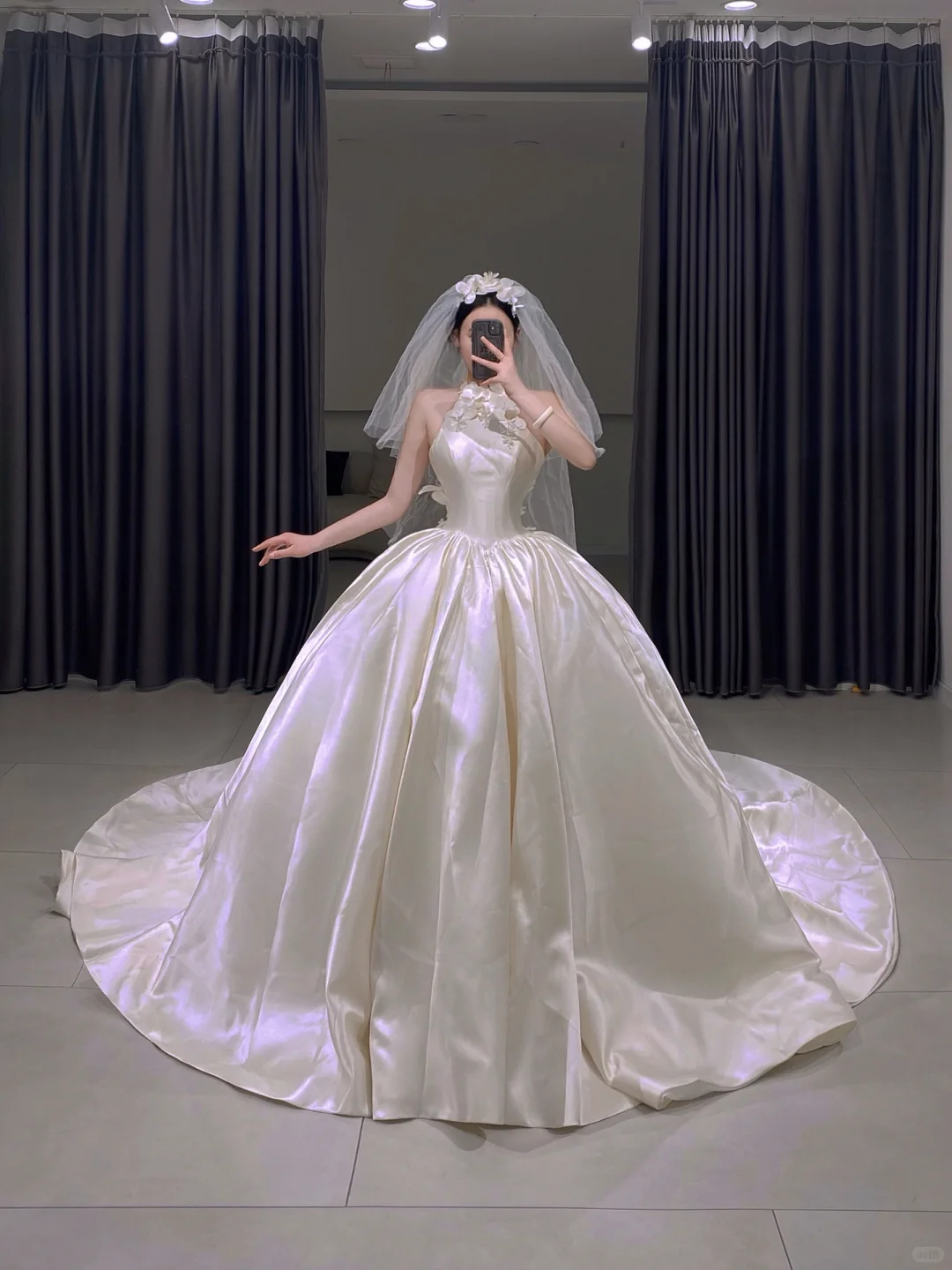 Timeless Ball Gown High Neck Satin Sleeveless Long Wedding Dress Beautiful Formal Cute Wedding Dresses A092