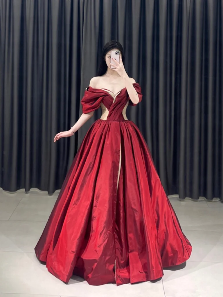 Modest Ball Gown Off The Shoulder Burgundy Taffeta Short Sleeves Floor Length Prom Dress Inspiration Long Prom Dresses A097