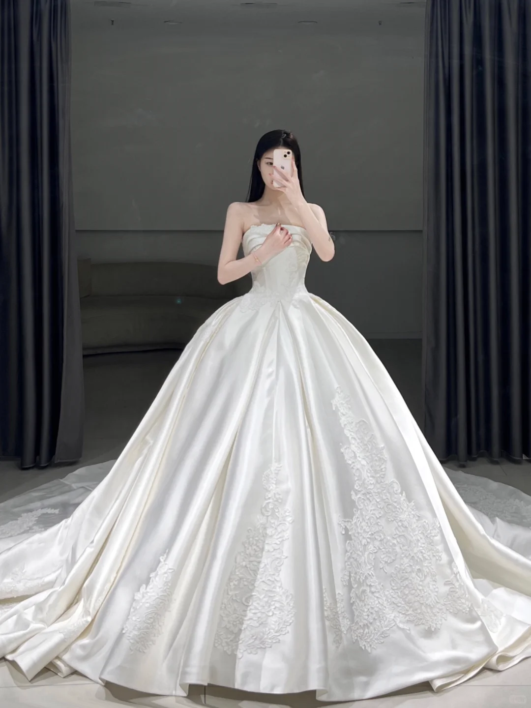 Timeless Ball Gown Strapless Satin Sleeveless Long Wedding Dress Beautiful Formal Cute Wedding Dresses A107