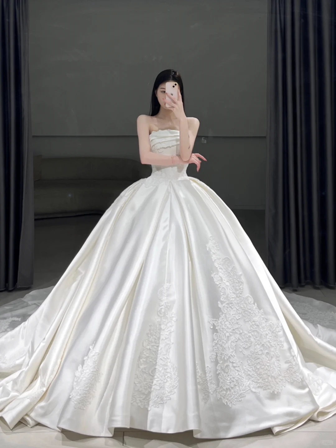 Timeless Ball Gown Strapless Satin Sleeveless Long Wedding Dress Beautiful Formal Cute Wedding Dresses A107