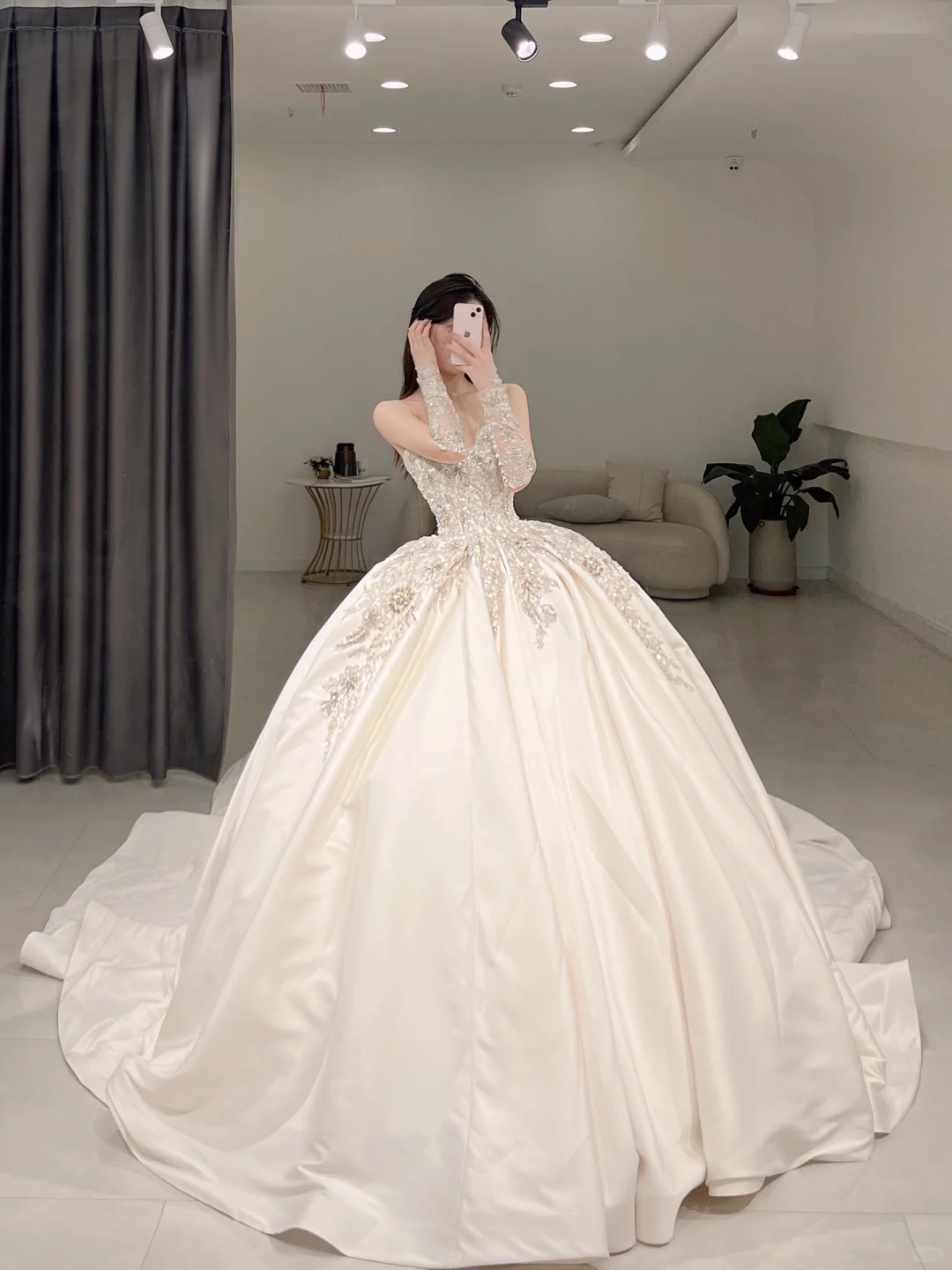 Elegant Ball Gown Sweetheart Satin Sleeveless Long Wedding Dress Beautiful Formal Cute Wedding Dresses A109