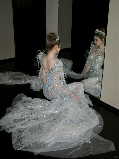 Shimmer Mermaid Long Sleeve Sequin Wedding Dress With Cape Feather Fairytale Brides Gown Wedding Dresses N052