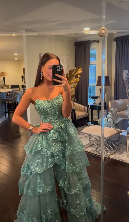 Modest Ball Gown Strapless Light Green Lace Sleeveless Classy Prom Dresses Inspiration Party Dress Princess Graduation Dress B648