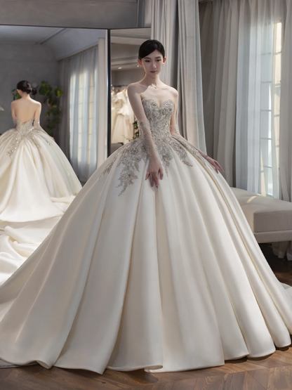 Timeless Women's Wedding Dress With Gloves for Bride Lace Applique Evening Dress Sweetheart Ball Gowns AB875