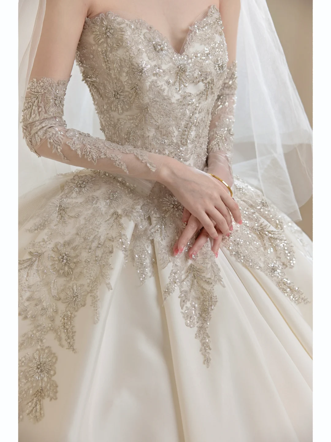 Princess Women's Wedding Dress With Gloves for Bride Lace Applique Sweetheart Brides Dress Sweetheart Ball Gowns AB881