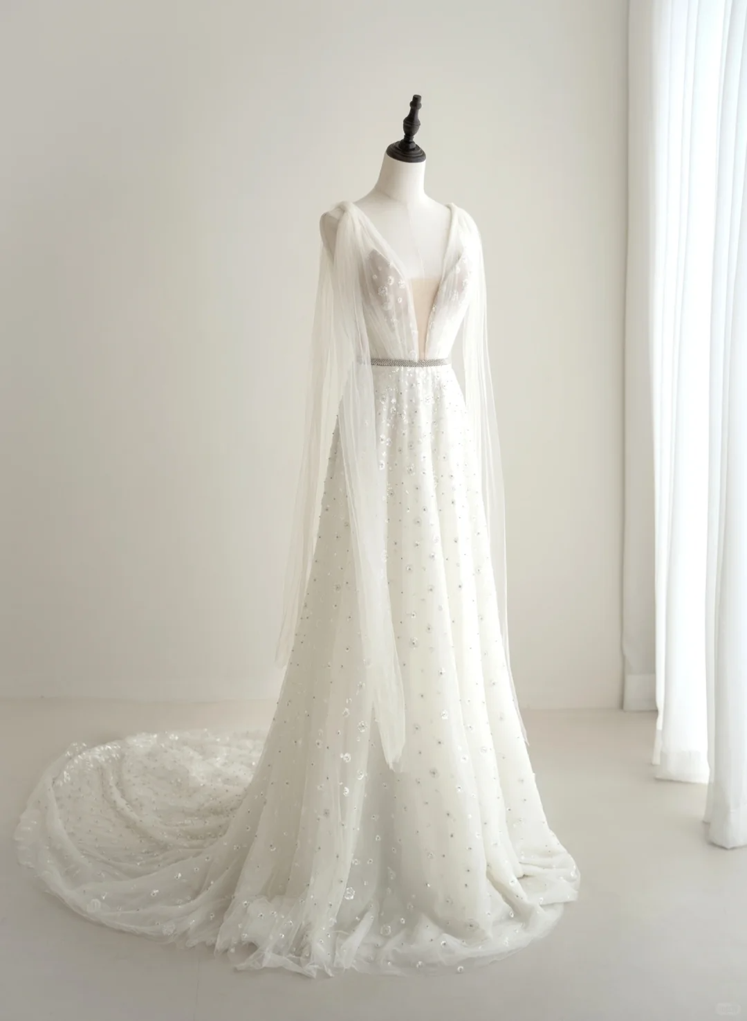 Modest A Line V Neck White Tulle Prom Dresses Long Party Dress Evening Dresses AC004