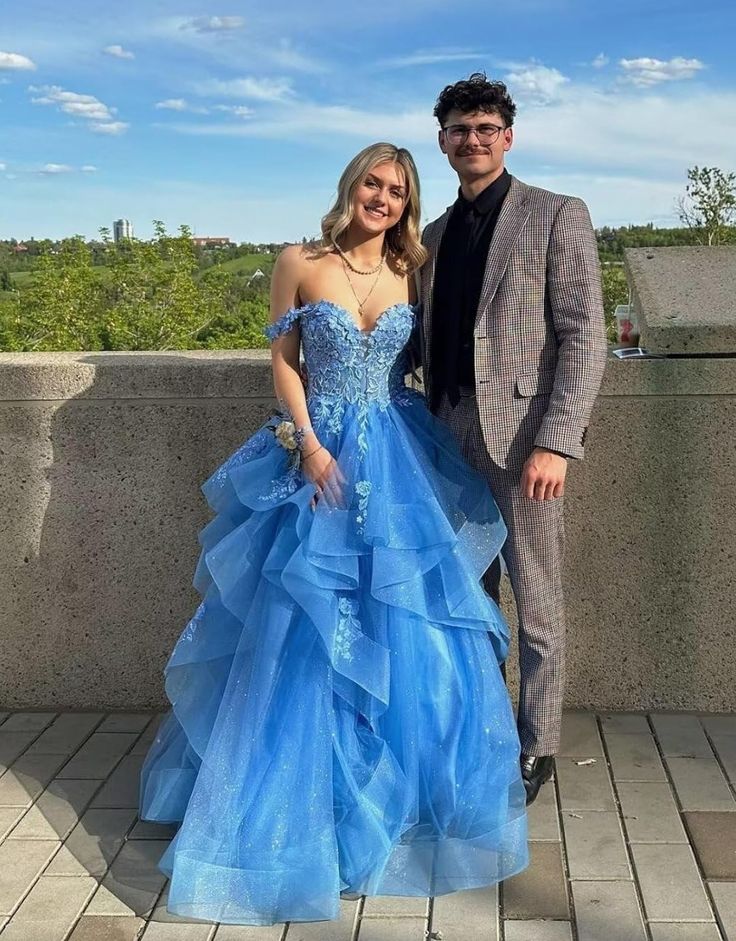 Modest Ball Gown Sweetheart Emerald Green Tulle Lace Appliques Prom Dresses Long Party Dress Evening Dresses AC011