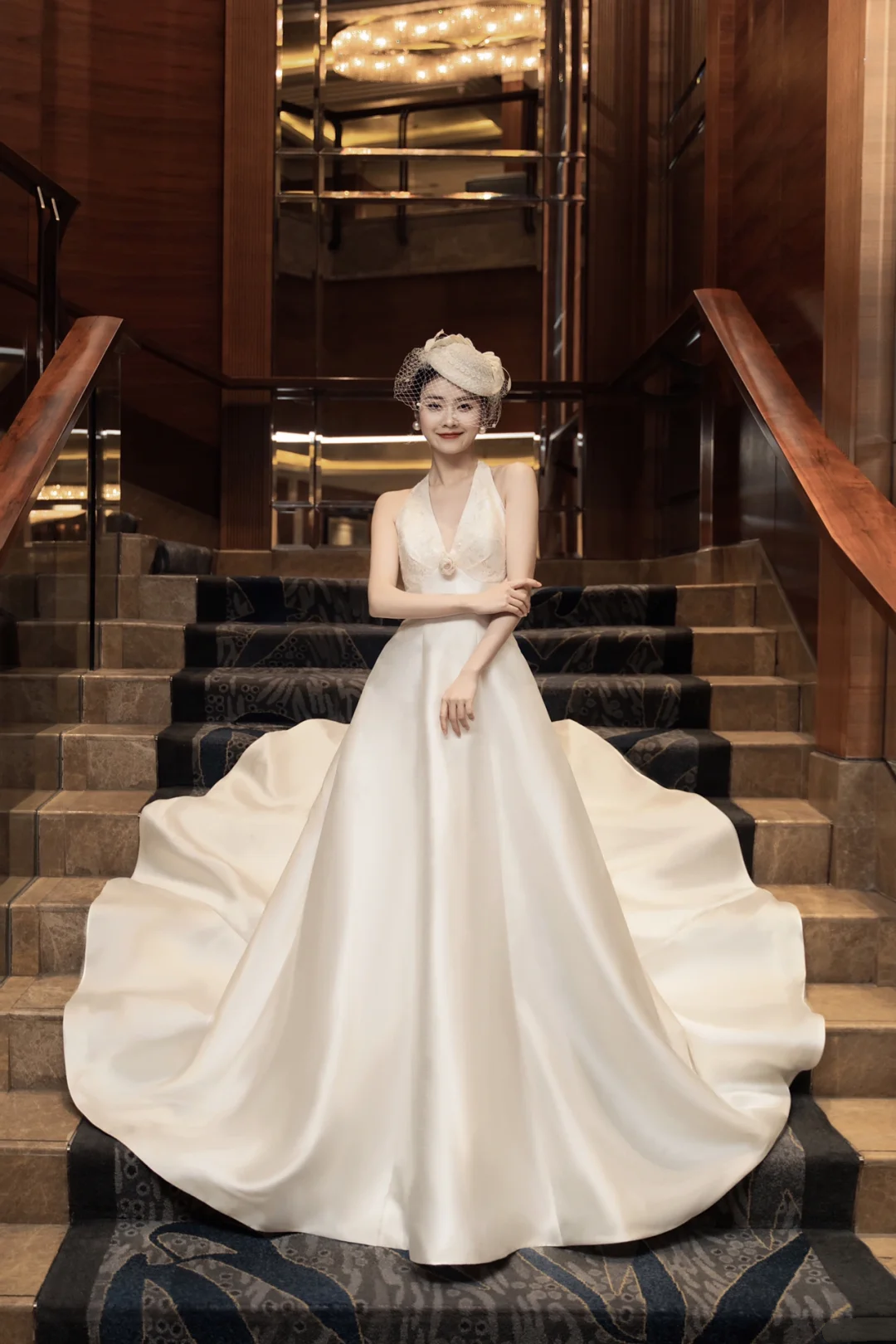 Women’s Ball Gown Halter Bridal Wedding Dresses With Lace Floor Length Brides Gown for Bride AC067