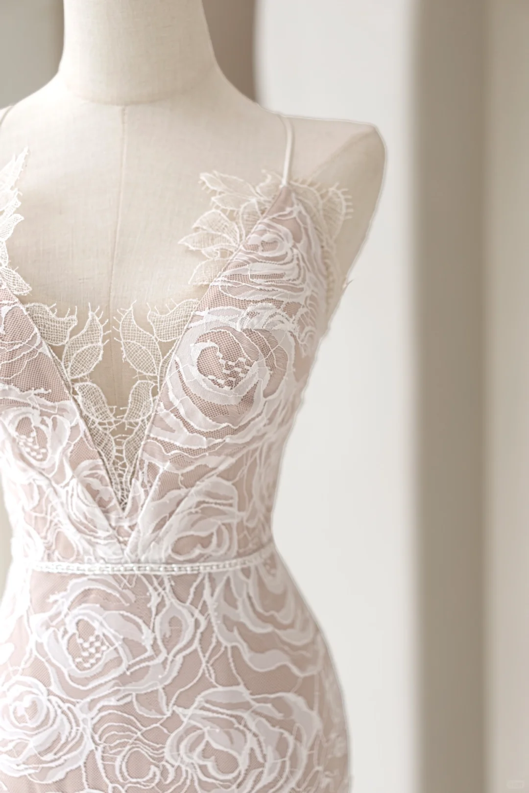 Timeless Women's Mermaid Spaghetti Straps Champagne White Lace Wedding Dress Mermaid for Bride Dresses AC031