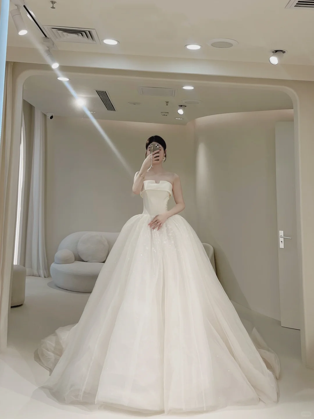 Women’s Ball Gown Strapless Bridal Wedding Dress With Pleated Floor Length Brides Gown for Bride AB1019