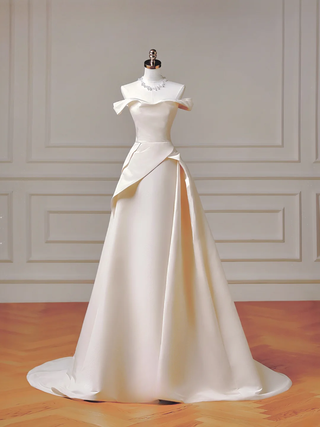 Romantic Long Wedding Dresses A Line Off The Shoulder Satin Pleated Wedding Dress Style For Brides Fitted With Train Bridal Gowns AQ001