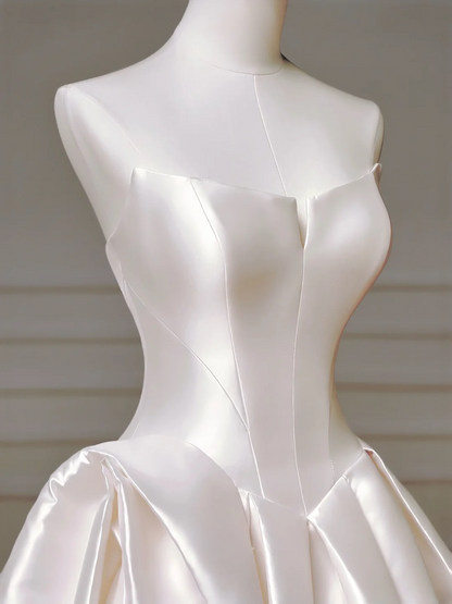 Princess Long Wedding Gowns Ball Gown Sweetheart Sleeveless Satin for Bride With Pleated Corset Fitted Train Bridal Dress AQ002
