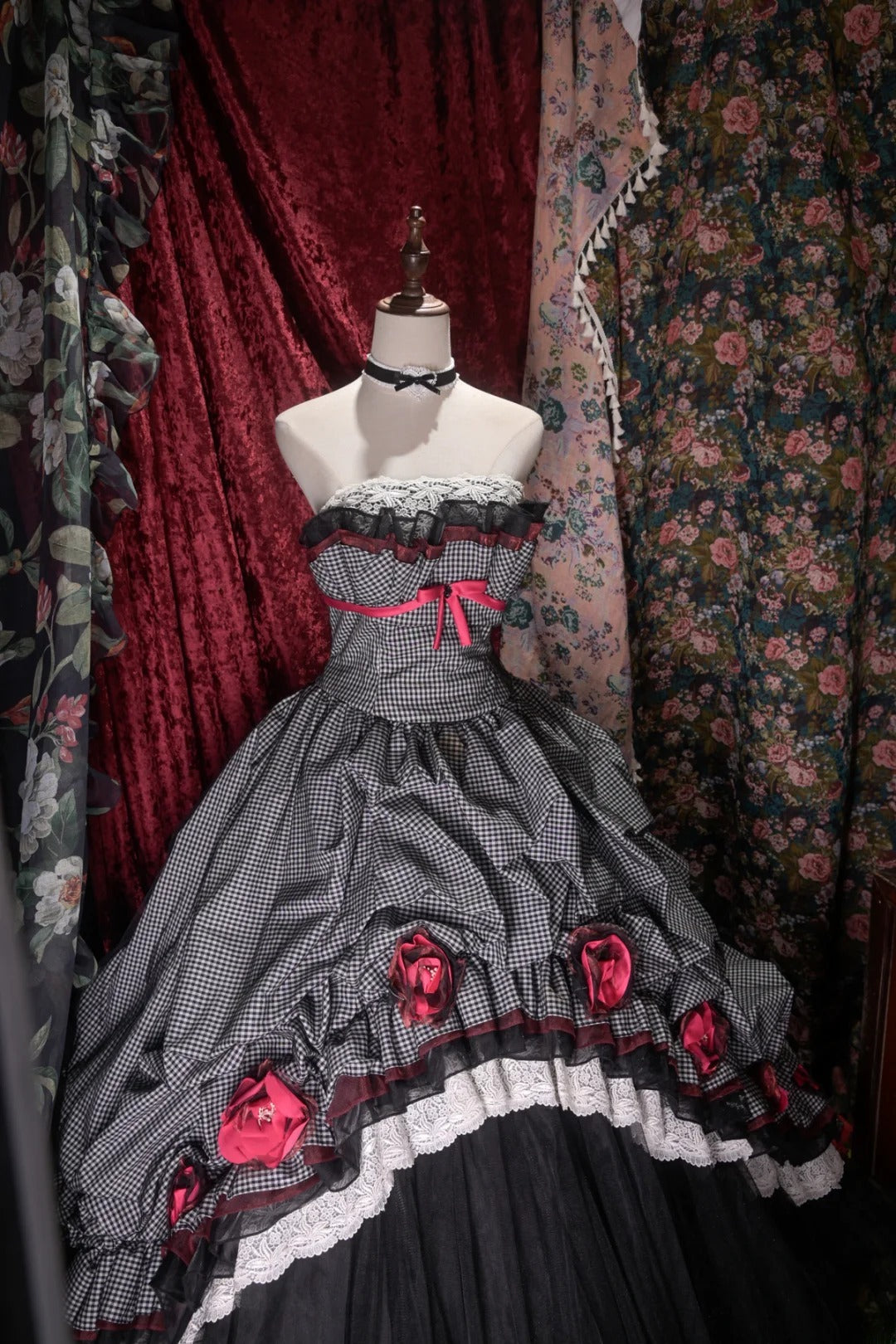 Princesses Fairytale Ball Gown Strapless Black Lattice Tulle Long With Flowers Quince Dress Quinceanera Dresses Formal Birthday Outfits RB8030