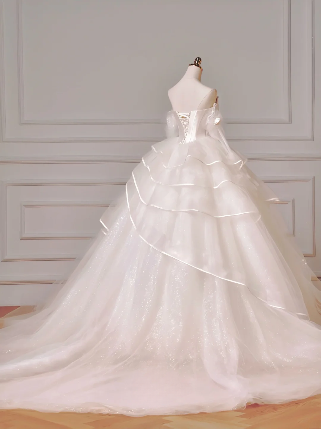 Princess Long Wedding Gowns Ball Gown Off The Shoulder Long Sleeves Pleated Tulle for Bride With Train White Bridal Dress AQ005