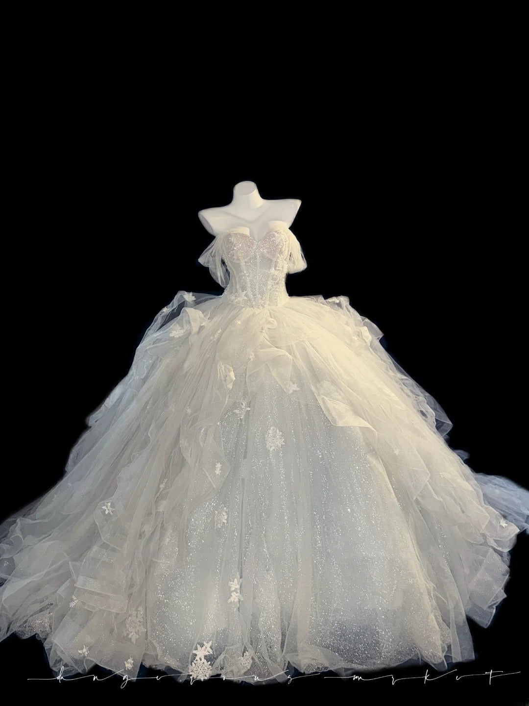 Ethereal Ball Gowns Off The Shoulder White Sequin With Cap Sleeves Tulle Garden Wedding Dresses RB3350