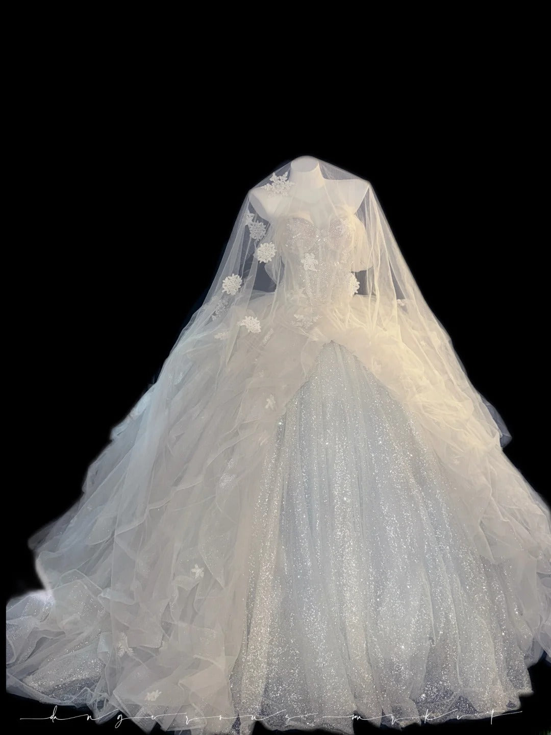 Ethereal Ball Gowns Off The Shoulder White Sequin With Cap Sleeves Tulle Garden Wedding Dresses RB3350
