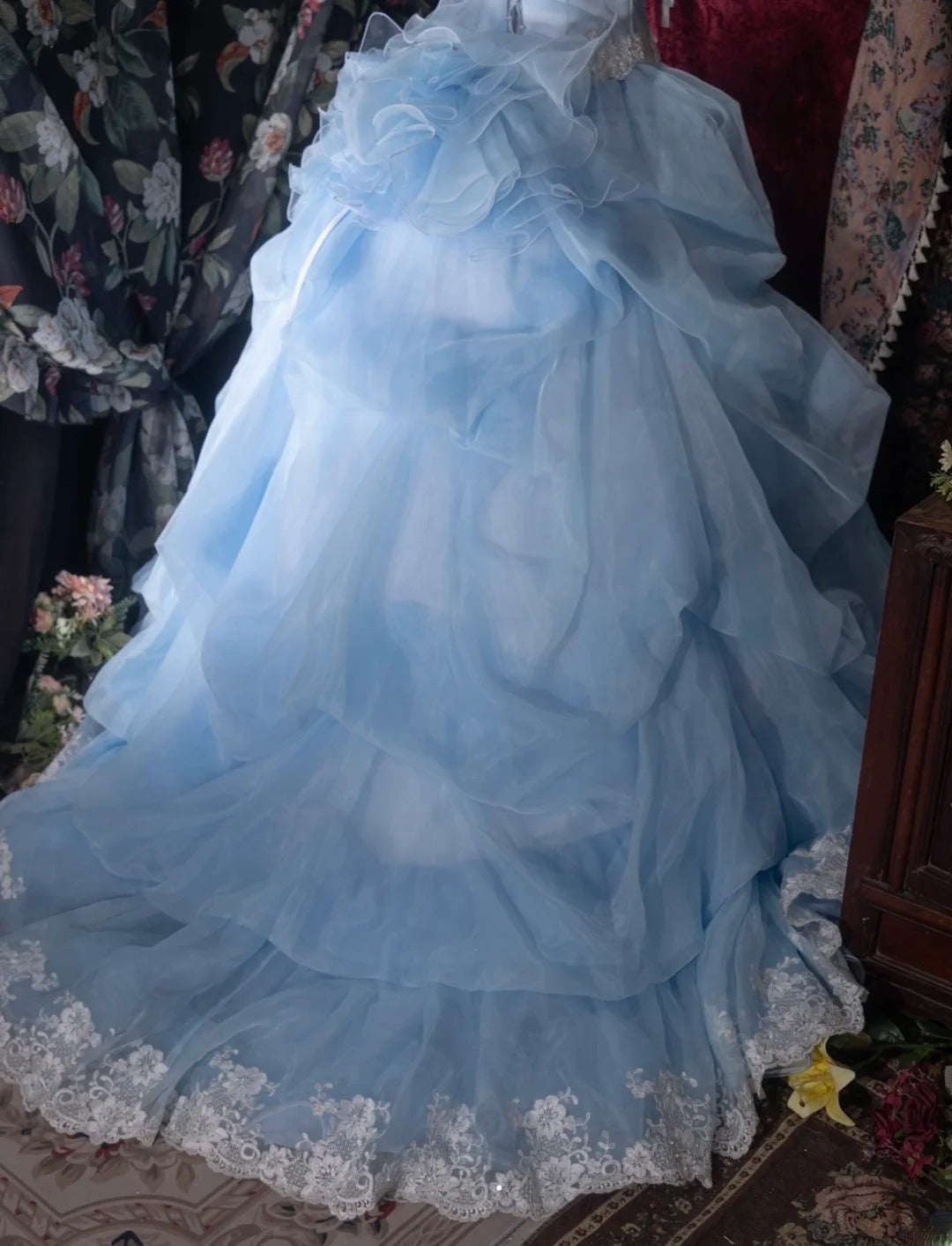 Princesses Fairytale Ball Gown Strapless Blue White Lace Long With Ruffled Quince Dress Quinceanera Dresses Formal Birthday Outfits RB8034