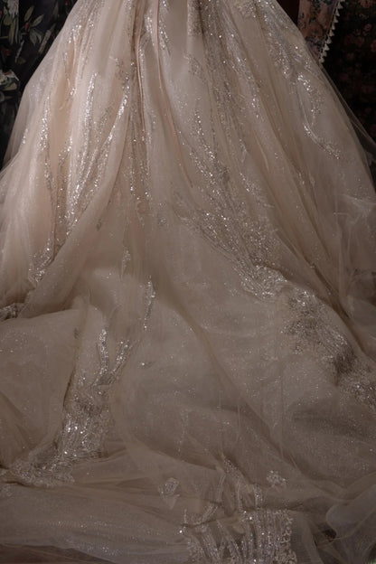 Princesses Fairytale Ball Gown Spaghetti Straps Champagne Lace Long With Beading Quince Dress Quinceanera Dresses Formal Birthday Outfits RB8035