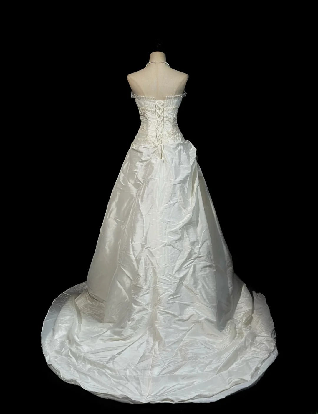 Vintage Ball Gown Strapless Taffeta Ivory With Appliqued Lace Brides Gown Bridal Dress Wedding Dresses Style RB7552
