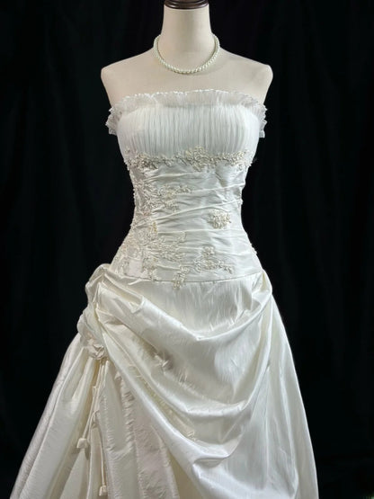 Vintage Ball Gown Strapless Taffeta Ivory With Appliqued Lace Brides Gown Bridal Dress Wedding Dresses Style RB7552