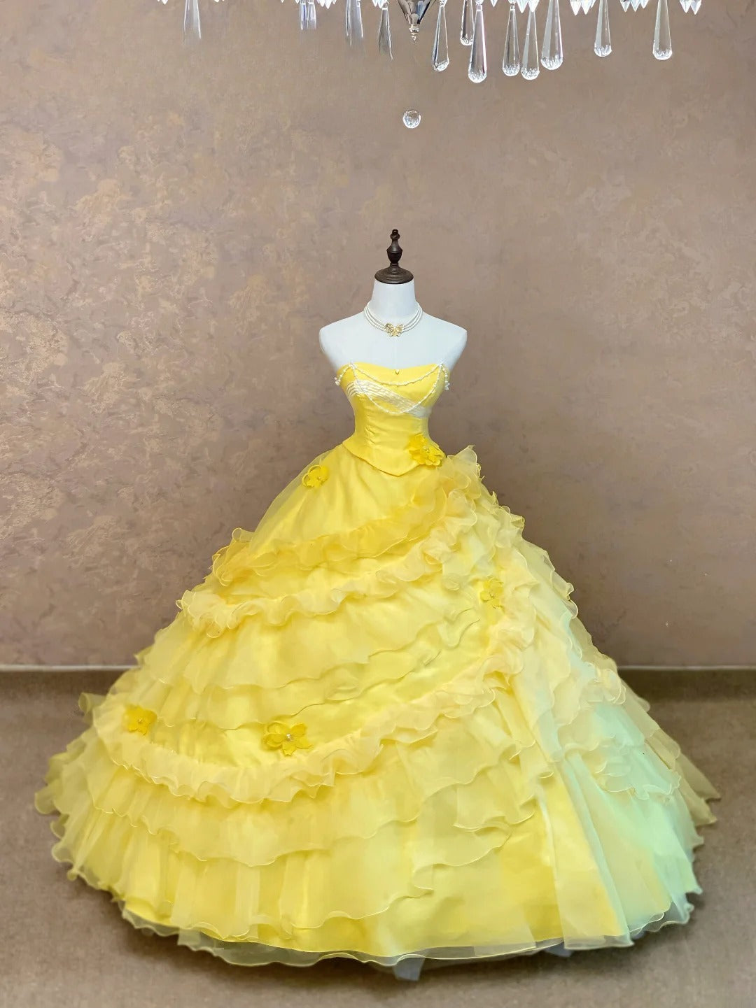 Modest Ball Gown Yellow Tulle Long Quinceanera Dresses For Sweet 15 15 Anos Celebration Birthday Formal Gown RB9009