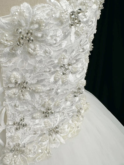 Vintage Ball Gown Strapless White Tulle With Appliqued Lace Brides Gown Bridal Dress Wedding Dresses Style RB7553