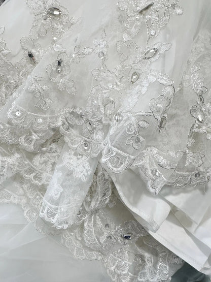 Vintage Ball Gown Strapless White Tulle With Appliqued Lace Brides Gown Bridal Dress Wedding Dresses Style RB7553