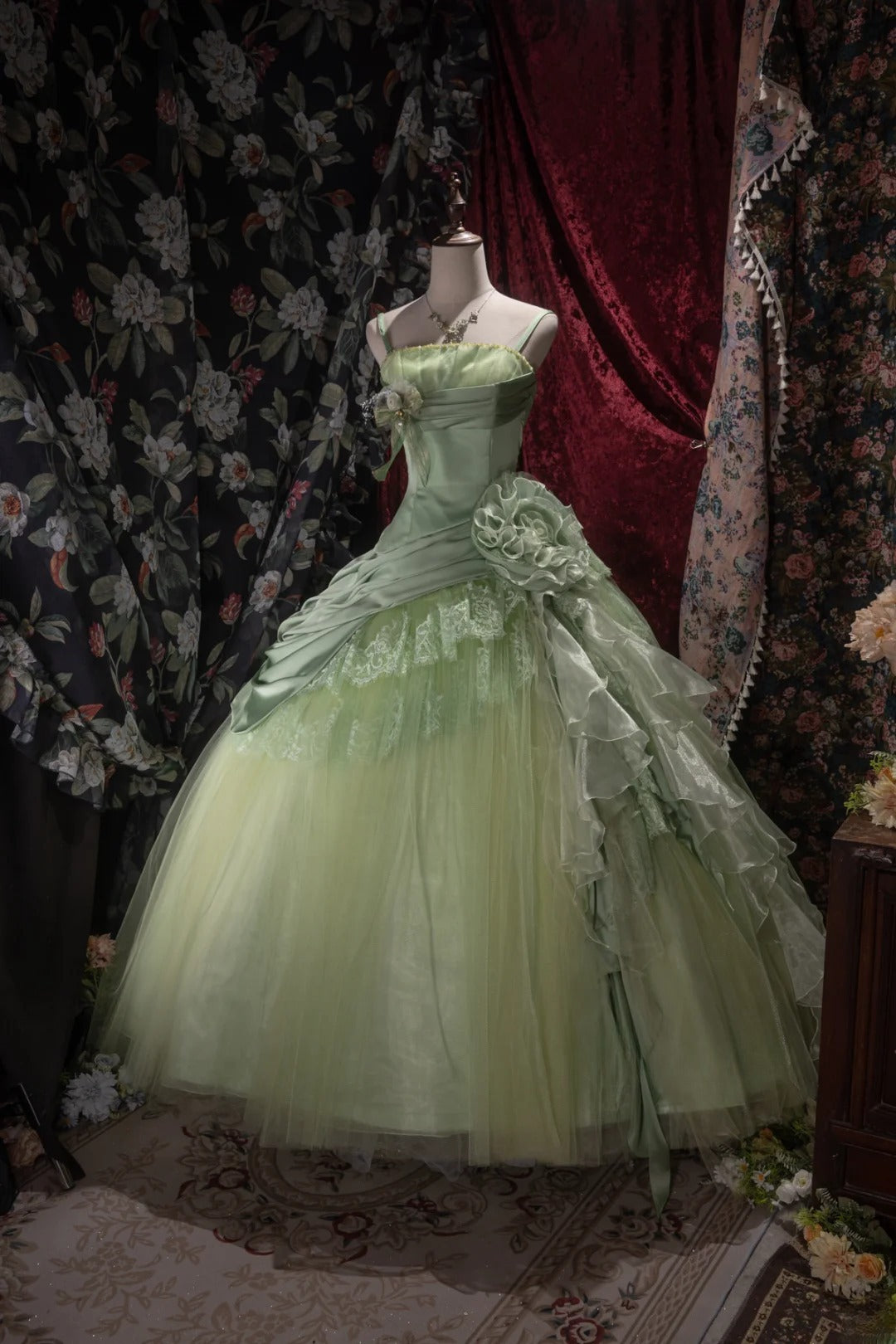 Princesses Fairytale Ball Gown Spaghetti Straps Sage Green Lace Long Quince Dress Quinceanera Dresses Formal Birthday Outfits RB8037
