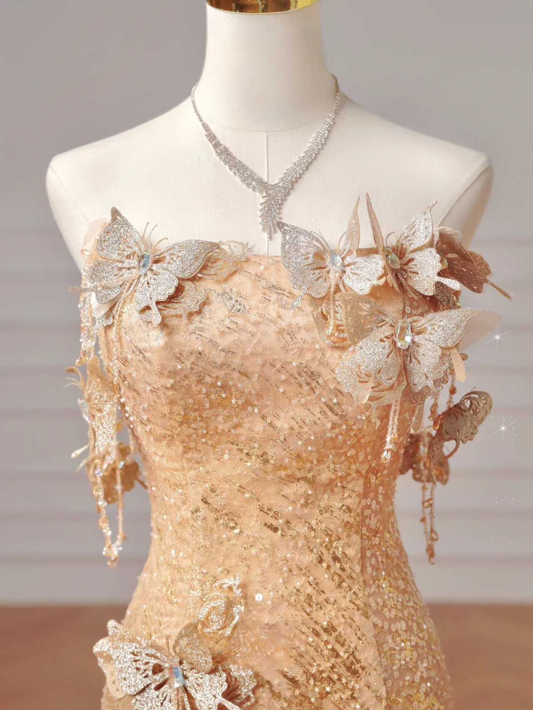 Chic Prom Dresses Aesthetic Mermaid Strapless Gold Sequins With Butterfly Inspiration Impress Long Party Formal Gown For Teenagers High Schools AQ012