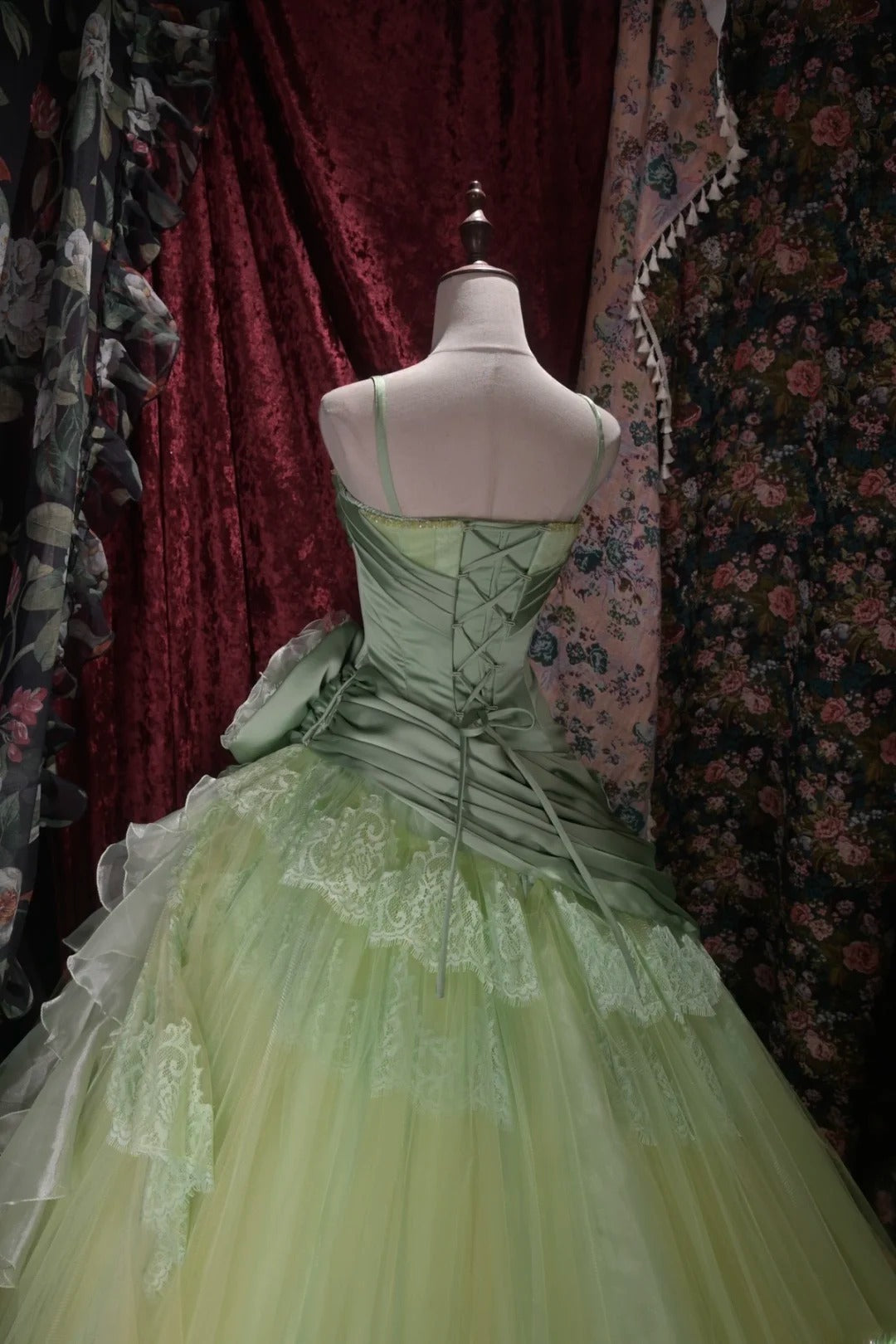 Princesses Fairytale Ball Gown Spaghetti Straps Sage Green Lace Long Quince Dress Quinceanera Dresses Formal Birthday Outfits RB8037