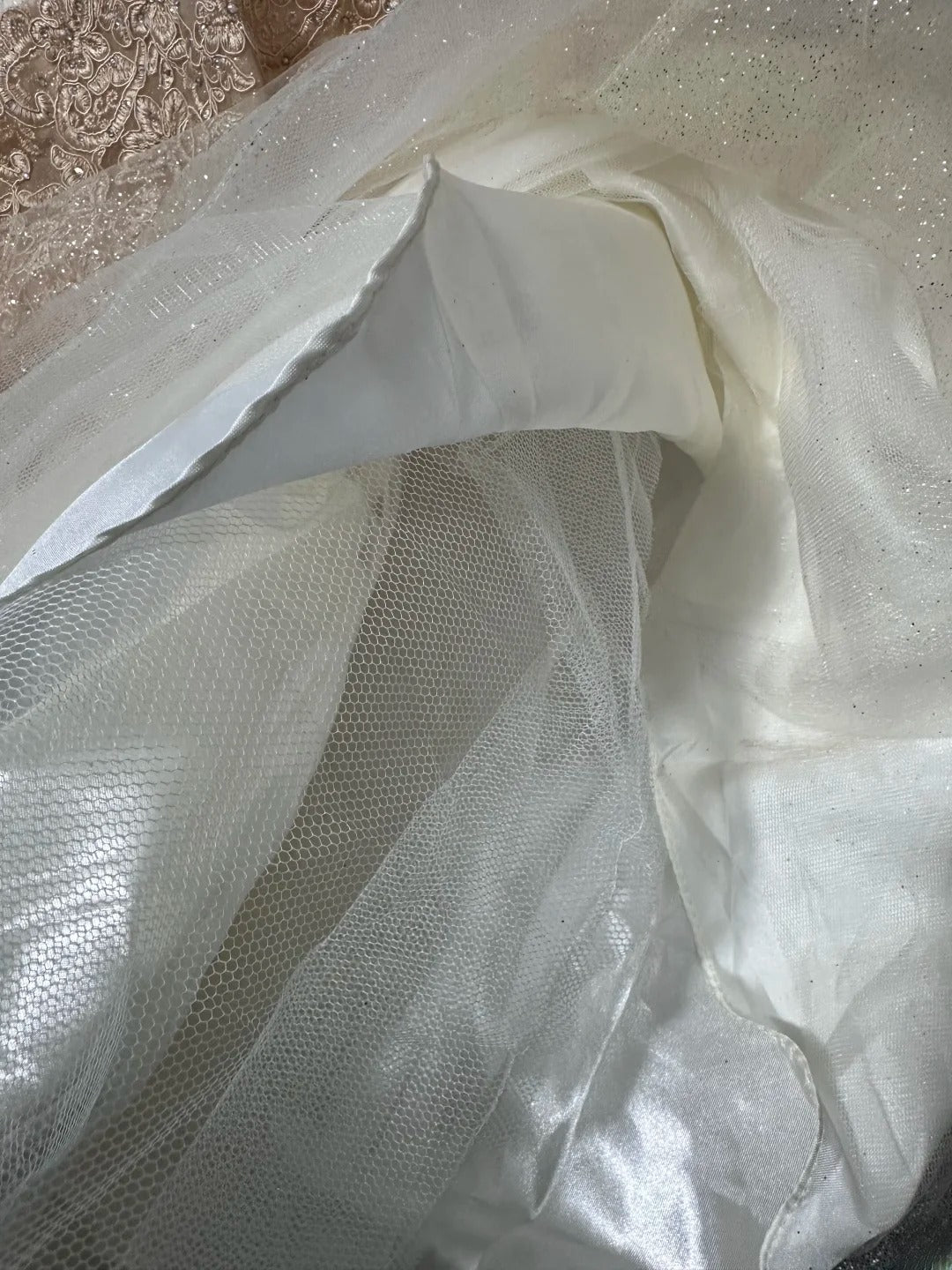 Refined Prom Dresses A Line V Neckline White Tulle With Appliqued Evening Dress Formal Outfits RB5824