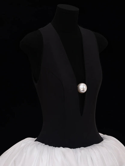Ball Gowns Prom Dress Aesthetic V Neckline With Pleated Style Impress Black Tops White Long Prom Dresses Party Formal Gowns SA014