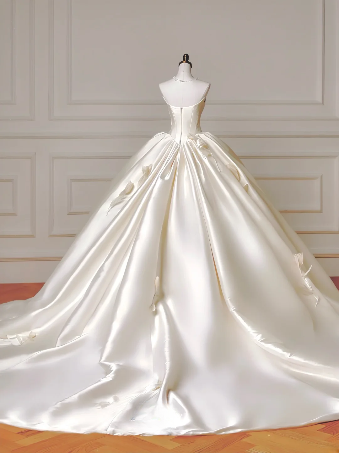 Princess Long Wedding Gowns Ball Gown Sweetheart Pleated Satin for Bride With Removable Sleeves White Bridal Dress AQ019
