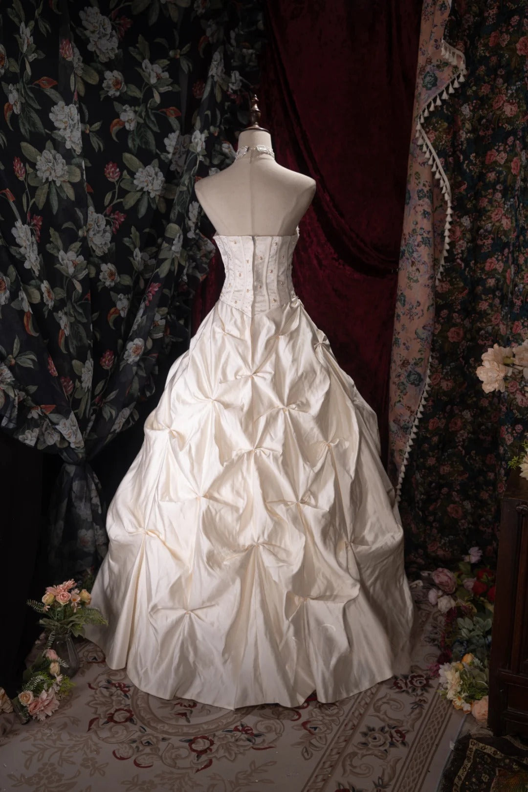 Princesses Fairytale Ball Gown Strapless Ivory Taffeta With Beading Long Quince Dress Quinceanera Dresses Formal Birthday Outfits RB8044