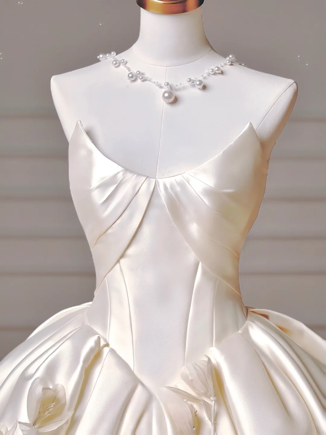Princess Long Wedding Gowns Ball Gown Sweetheart Pleated Satin for Bride With Removable Sleeves White Bridal Dress AQ019